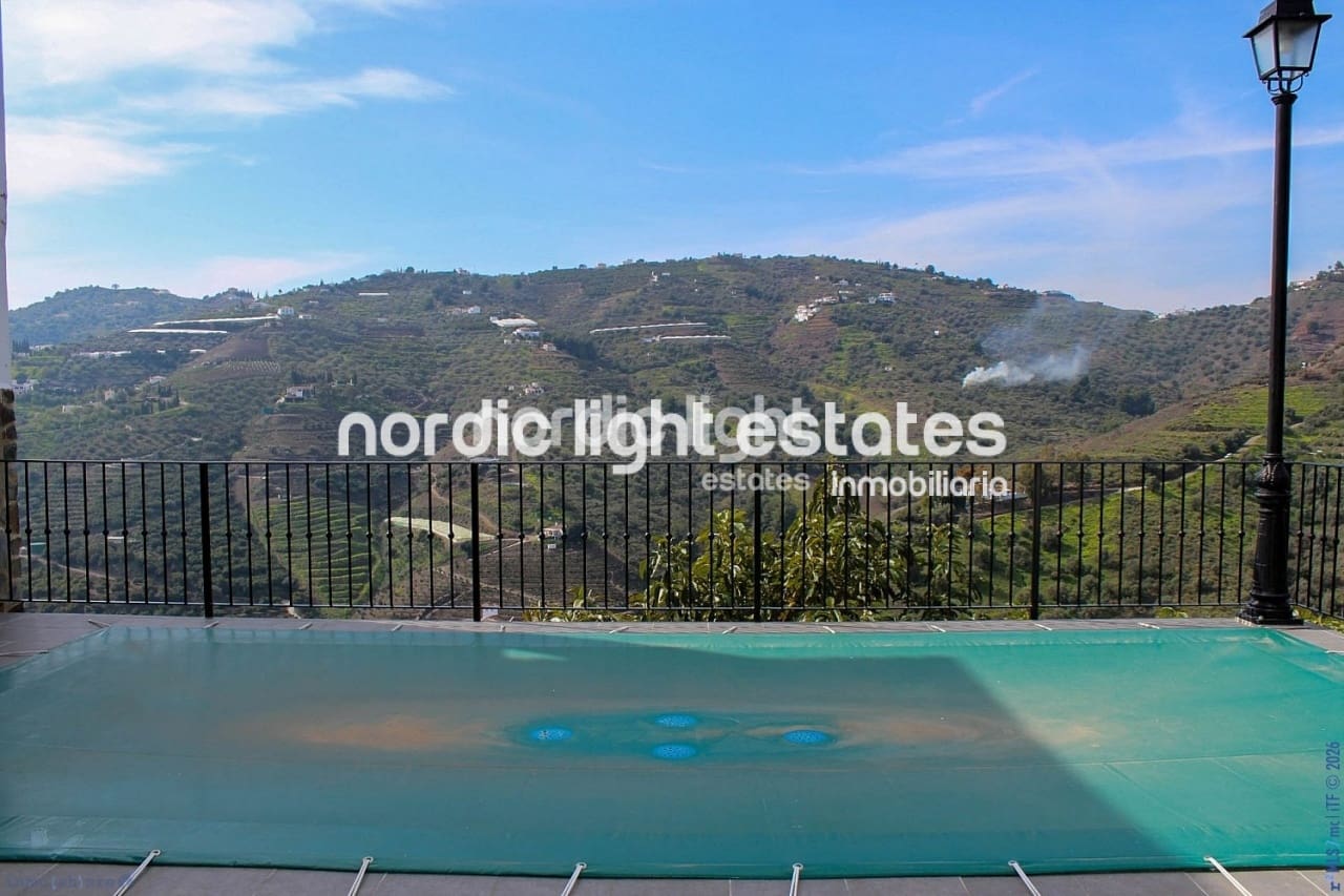 3 bedroom Finca/Country House for sale in Torrox with pool garage - € 329,900 (Ref: 9844320)