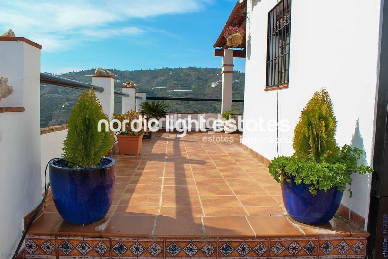 3 bedroom Finca/Country House for sale in Torrox with pool garage - € 329,900 (Ref: 9844320)