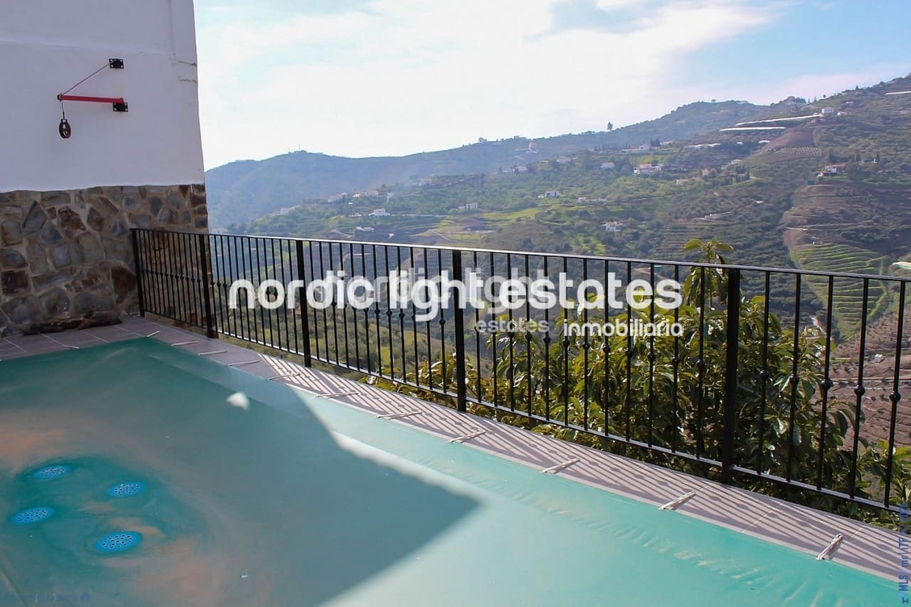 3 bedroom Finca/Country House for sale in Torrox with pool garage - € 329,900 (Ref: 9844320)