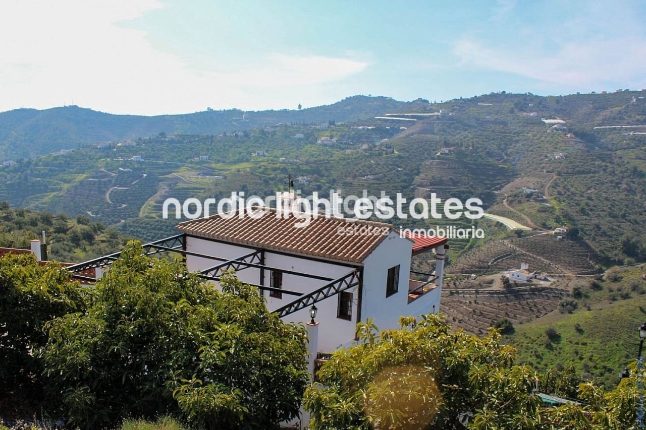 3 bedroom Finca/Country House for sale in Torrox with pool garage - € 329,900 (Ref: 9844320)