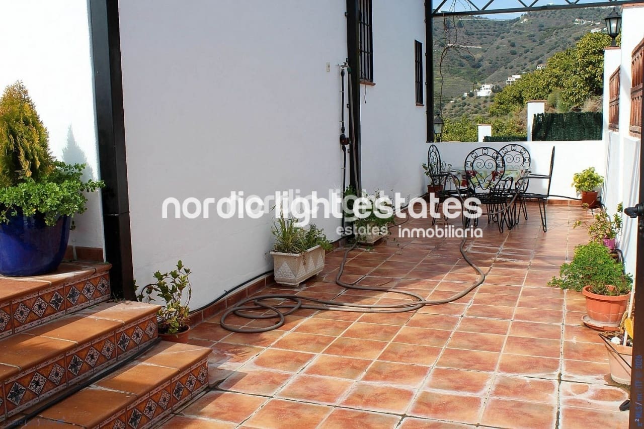 3 bedroom Finca/Country House for sale in Torrox with pool garage - € 329,900 (Ref: 9844320)