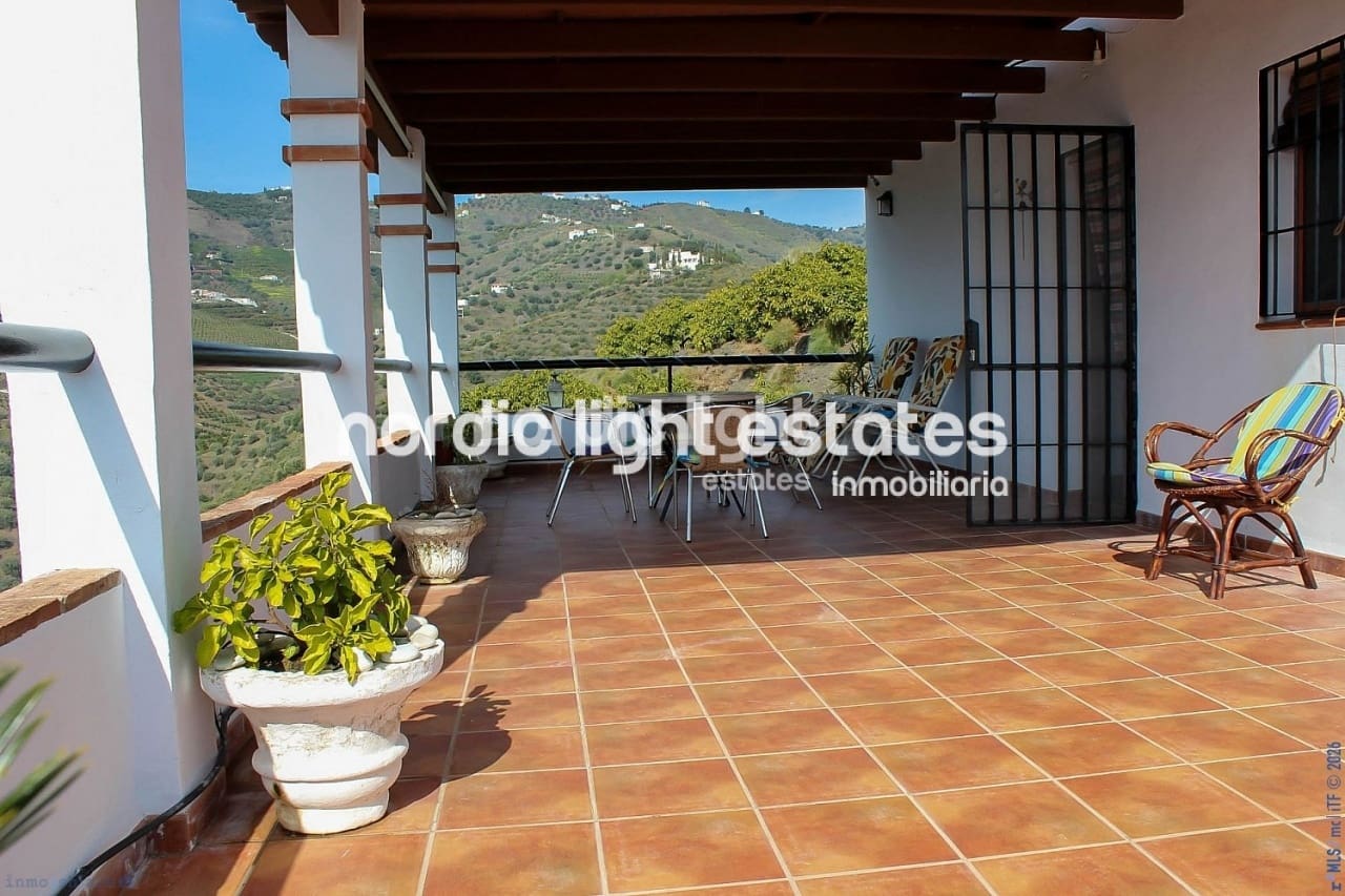3 bedroom Finca/Country House for sale in Torrox with pool garage - € 329,900 (Ref: 9844320)