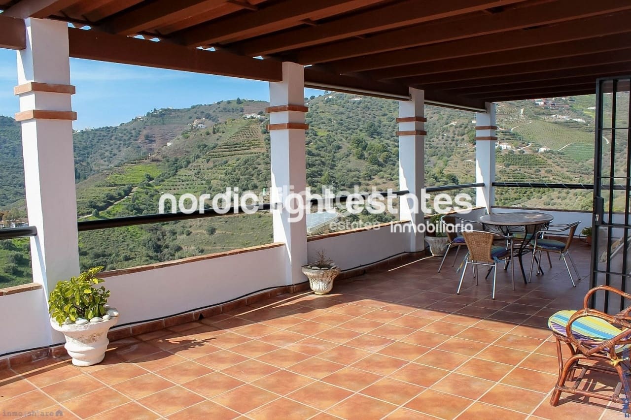 3 bedroom Finca/Country House for sale in Torrox with pool garage - € 329,900 (Ref: 9844320)
