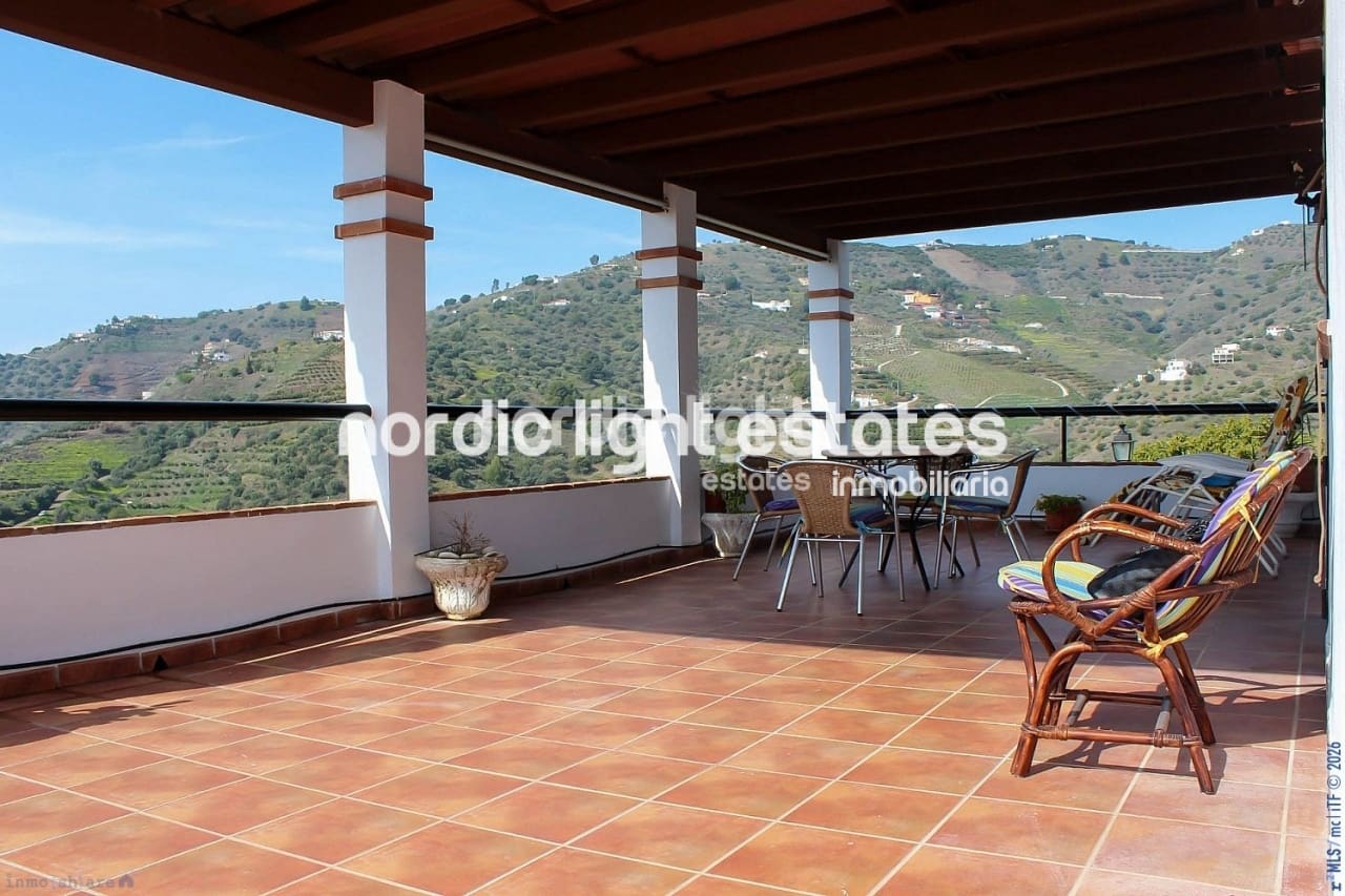 3 bedroom Finca/Country House for sale in Torrox with pool garage - € 329,900 (Ref: 9844320)