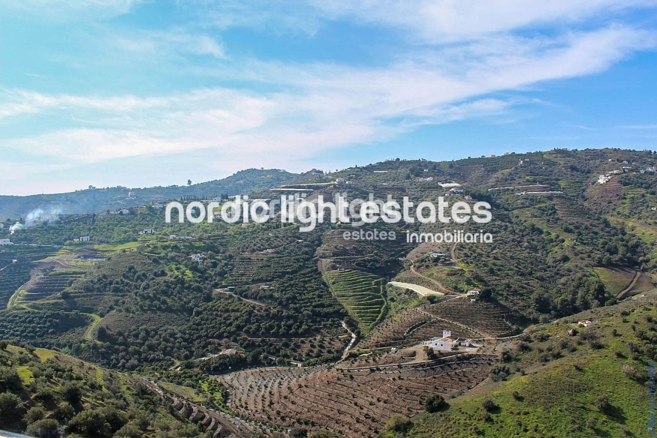 3 bedroom Finca/Country House for sale in Torrox with pool garage - € 329,900 (Ref: 9844320)