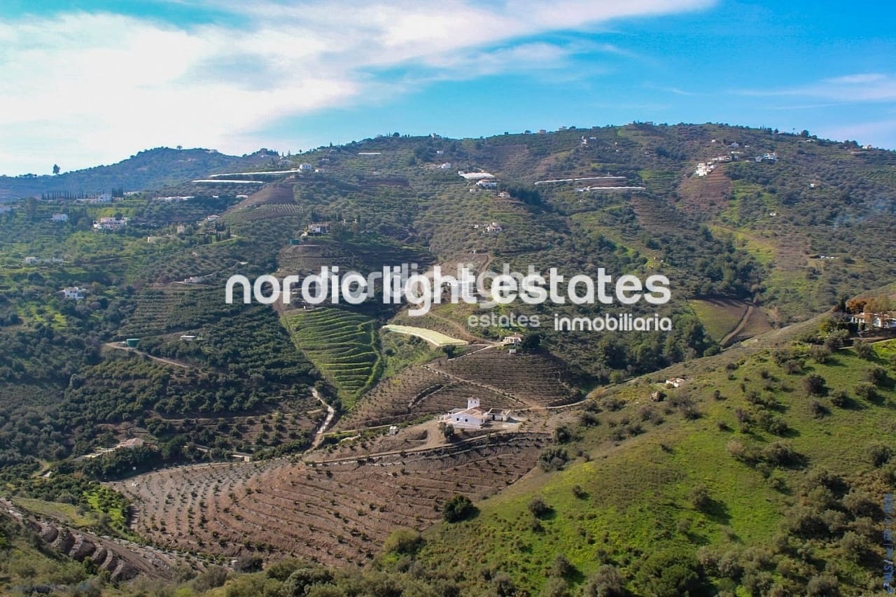3 bedroom Finca/Country House for sale in Torrox with pool garage - € 329,900 (Ref: 9844320)