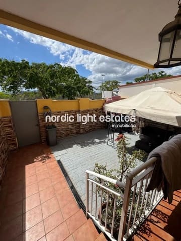 3 sypialnia Dom blizniak na sprzedaż w Cruz de Humilladero, Miasto Málaga - 540 000 € (Ref: 9848185)