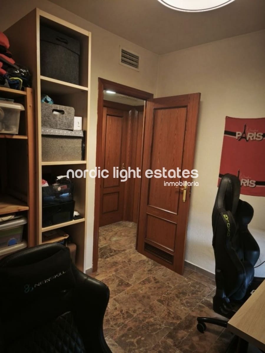 3 soverom Leilighet til salgs i Malaga by med svømmebasseng garasje - € 400 000 (Ref: 9850197)