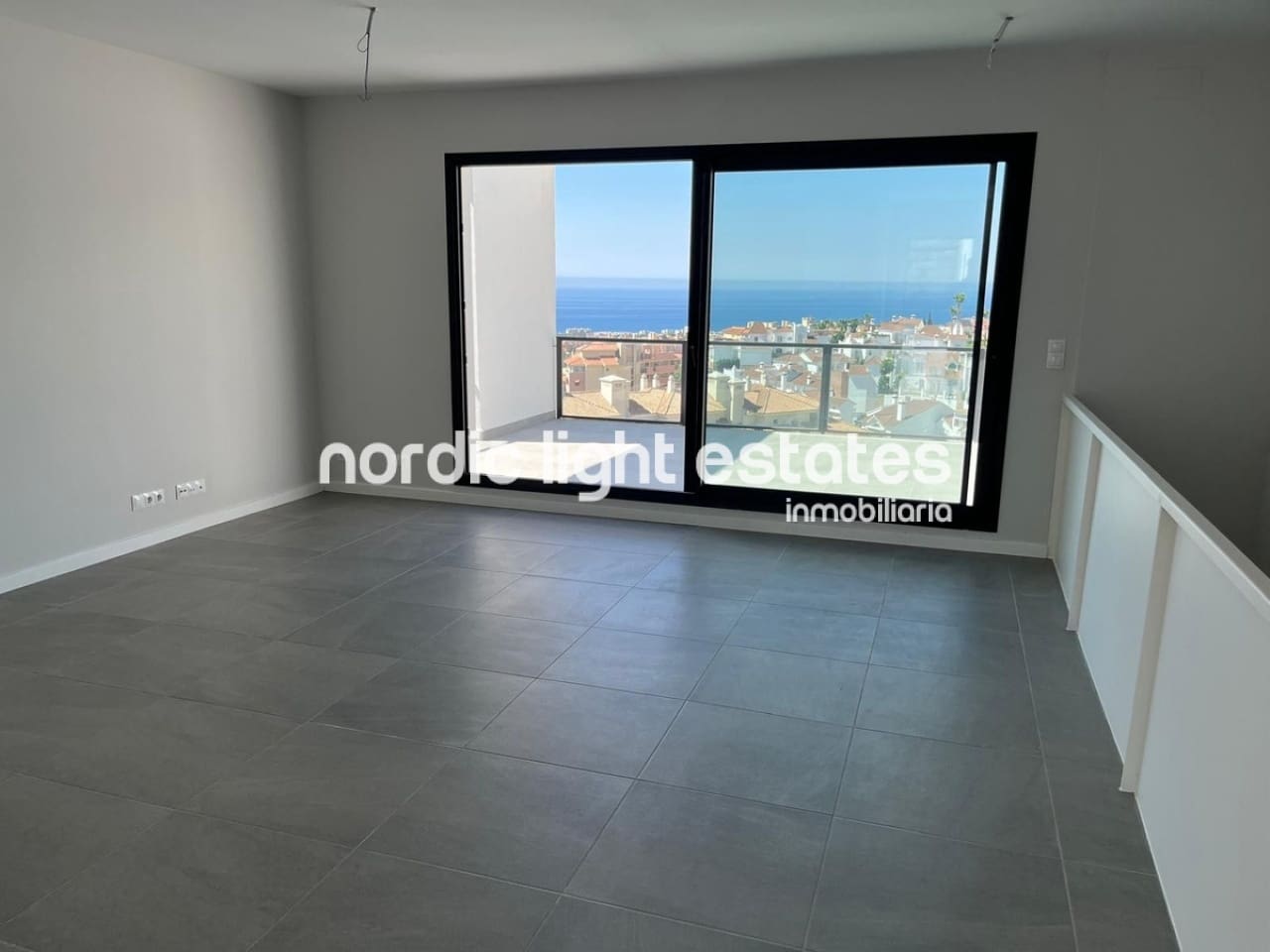 3 sypialnia Dom blizniak na sprzedaż w Miasto Malaga z basenem garażem - 699 000 € (Ref: 9850429)