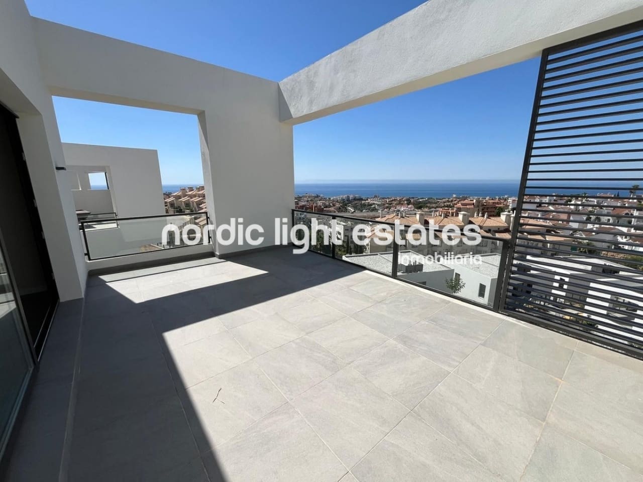 3 sypialnia Dom blizniak na sprzedaż w Miasto Malaga z basenem garażem - 699 000 € (Ref: 9850429)