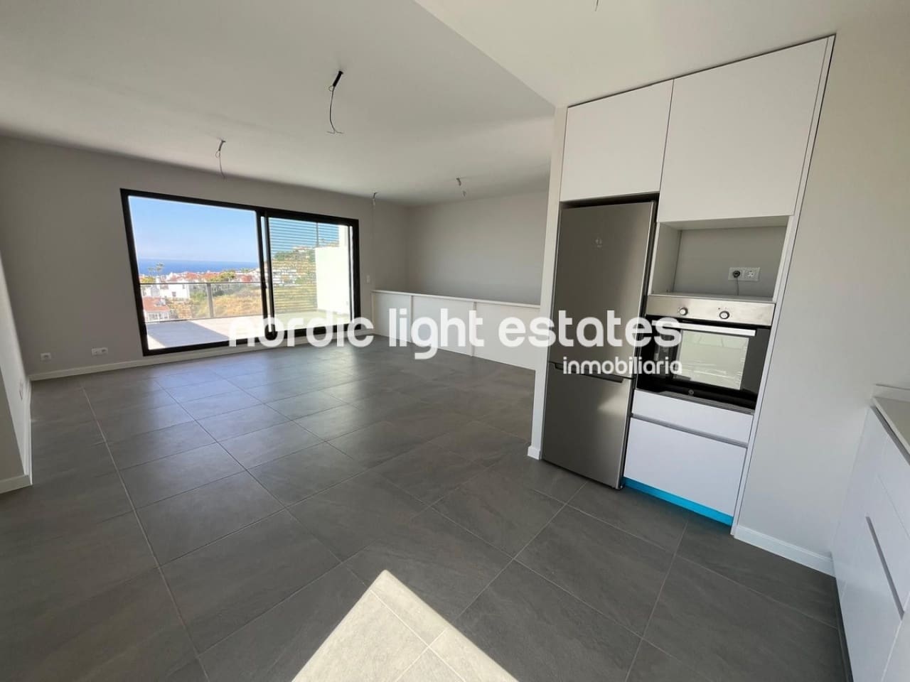 3 sypialnia Dom blizniak na sprzedaż w Miasto Malaga z basenem garażem - 699 000 € (Ref: 9850429)