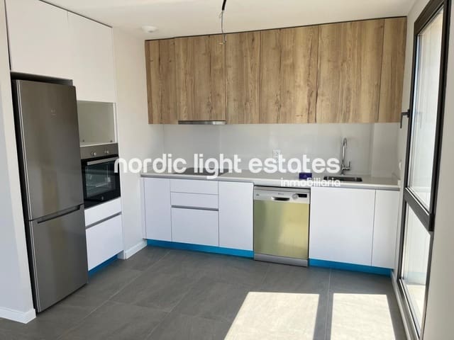 3 sypialnia Dom blizniak na sprzedaż w Miasto Málaga z basenem garażem - 699 000 € (Ref: 9850429)