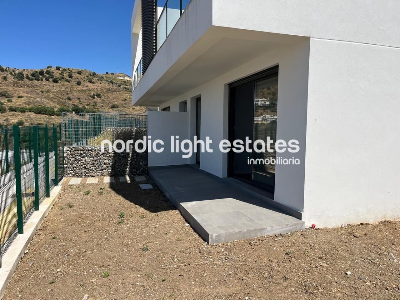 3 sypialnia Dom blizniak na sprzedaż w Miasto Malaga z basenem garażem - 699 000 € (Ref: 9850429)