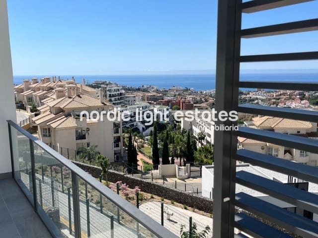 3 sypialnia Dom blizniak na sprzedaż w Miasto Málaga z basenem garażem - 699 000 € (Ref: 9850429)