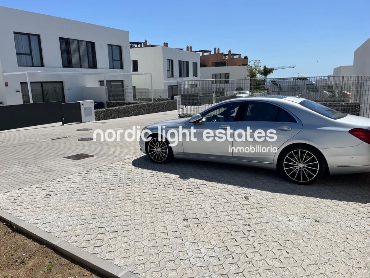 3 sypialnia Dom blizniak na sprzedaż w Miasto Malaga z basenem garażem - 699 000 € (Ref: 9850429)