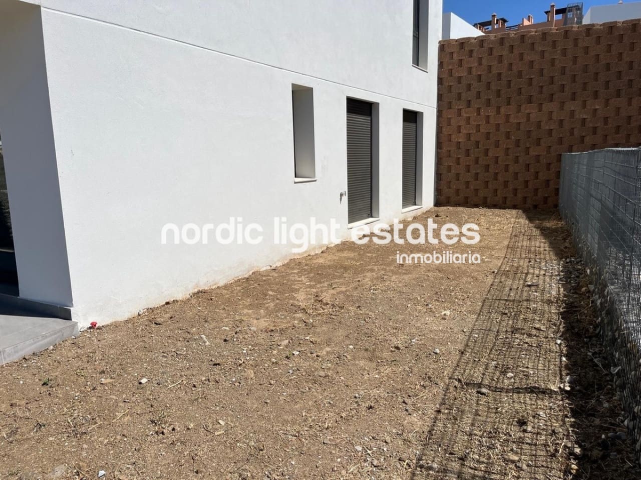 3 sypialnia Dom blizniak na sprzedaż w Miasto Malaga z basenem garażem - 699 000 € (Ref: 9850429)