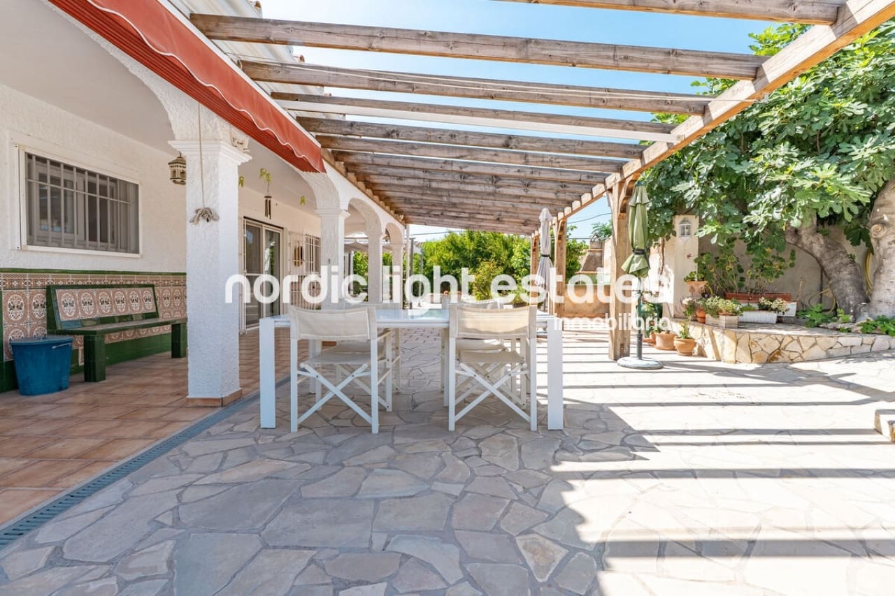 3 camera da letto Villa in vendita in Nerja con piscina garage - 695.000 € (Rif: 9854309)