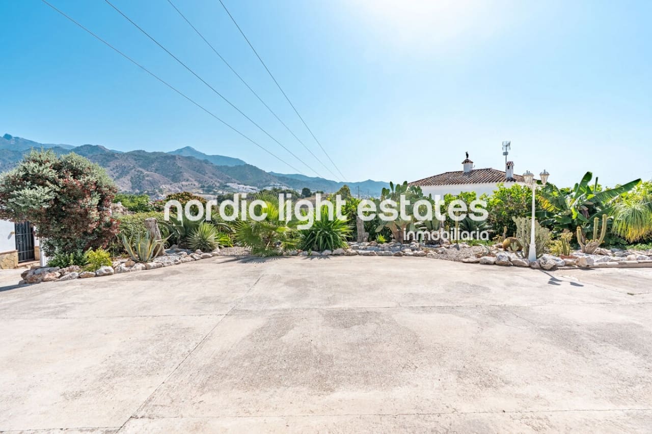 3 camera da letto Villa in vendita in Nerja con piscina garage - 695.000 € (Rif: 9854309)