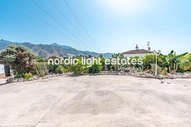 3 camera da letto Villa in vendita in Nerja con piscina garage - 695.000 € (Rif: 9854309)