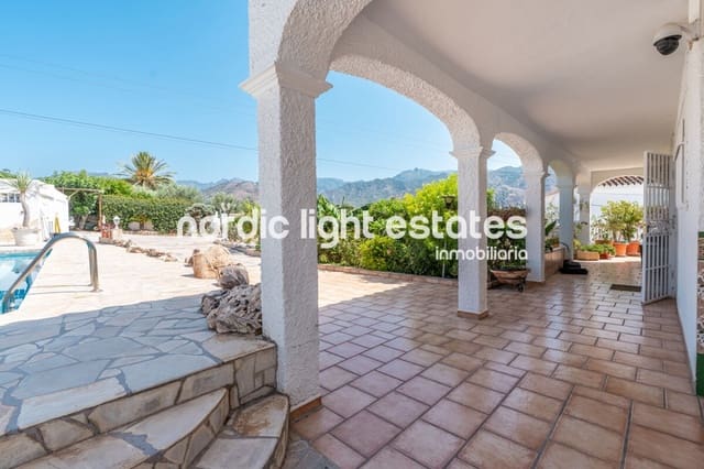 3 camera da letto Villa in vendita in Nerja con piscina garage - 695.000 € (Rif: 9854309)