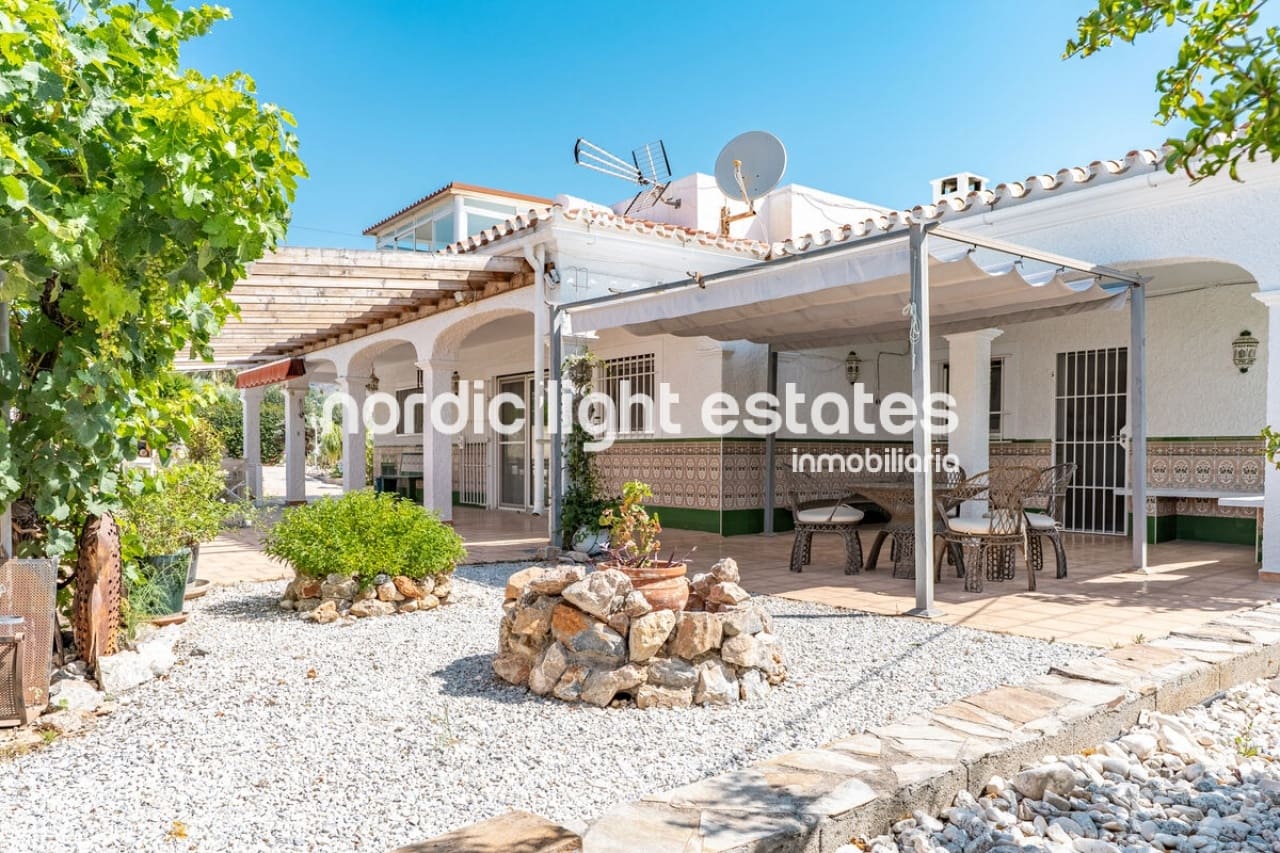 3 camera da letto Villa in vendita in Nerja con piscina garage - 695.000 € (Rif: 9854309)