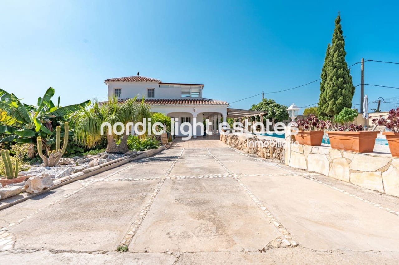 3 camera da letto Villa in vendita in Nerja con piscina garage - 695.000 € (Rif: 9854309)