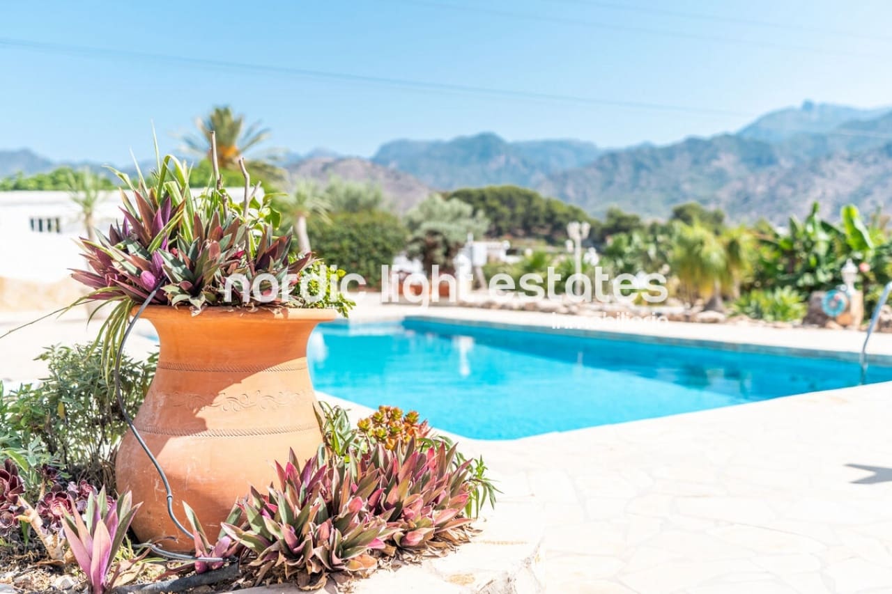 3 camera da letto Villa in vendita in Nerja con piscina garage - 695.000 € (Rif: 9854309)
