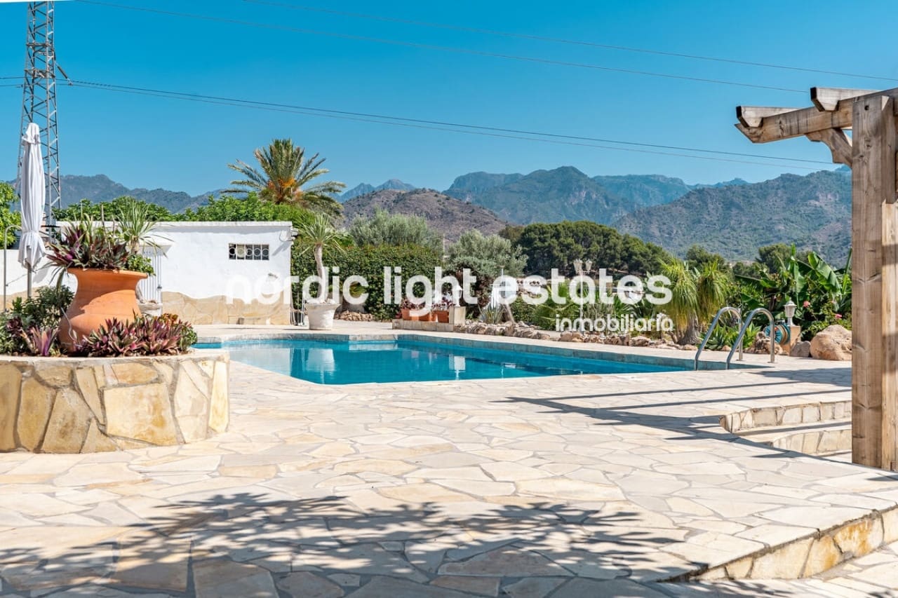 3 camera da letto Villa in vendita in Nerja con piscina garage - 695.000 € (Rif: 9854309)