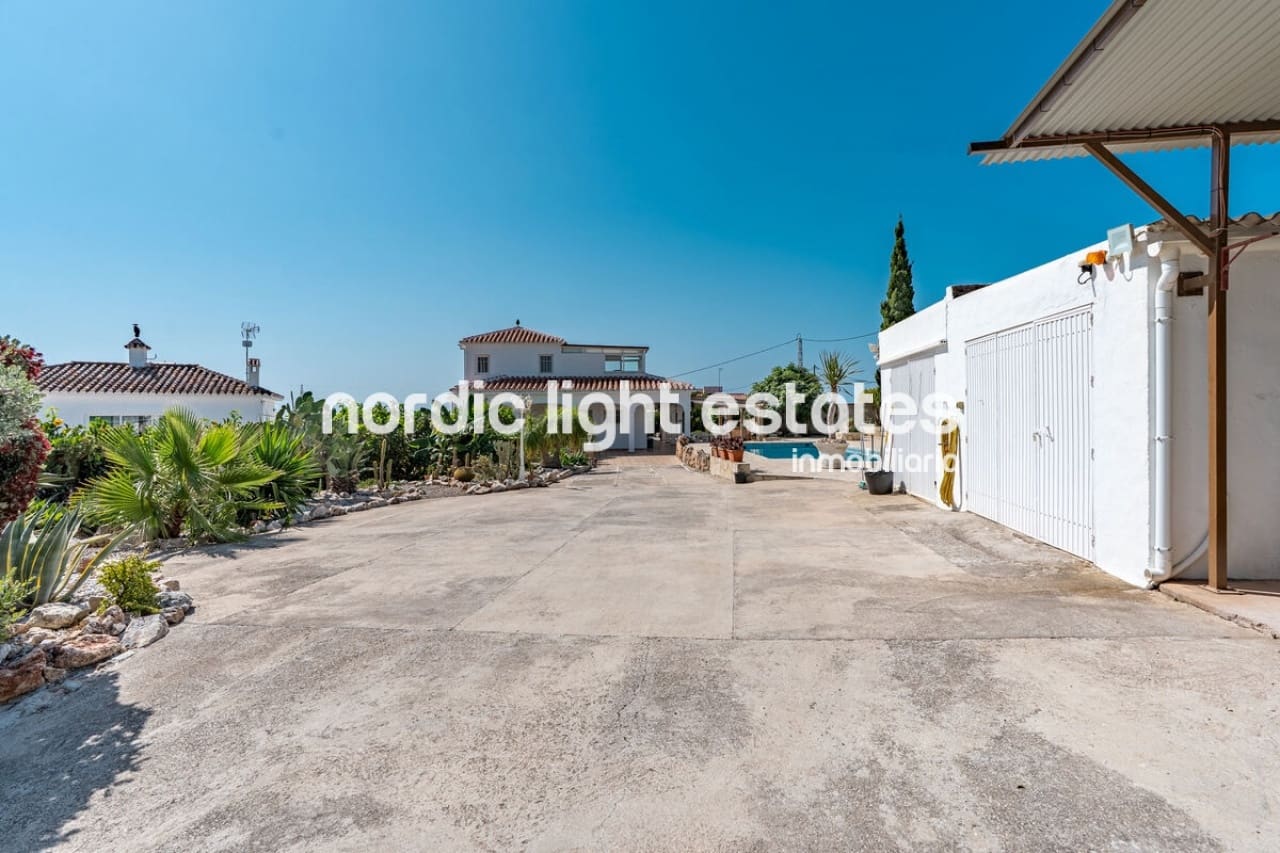 3 camera da letto Villa in vendita in Nerja con piscina garage - 695.000 € (Rif: 9854309)