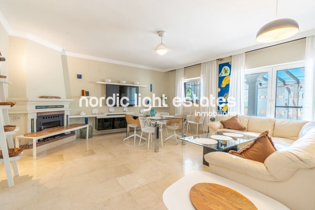 3 camera da letto Villa in vendita in Nerja con piscina garage - 695.000 € (Rif: 9854309)