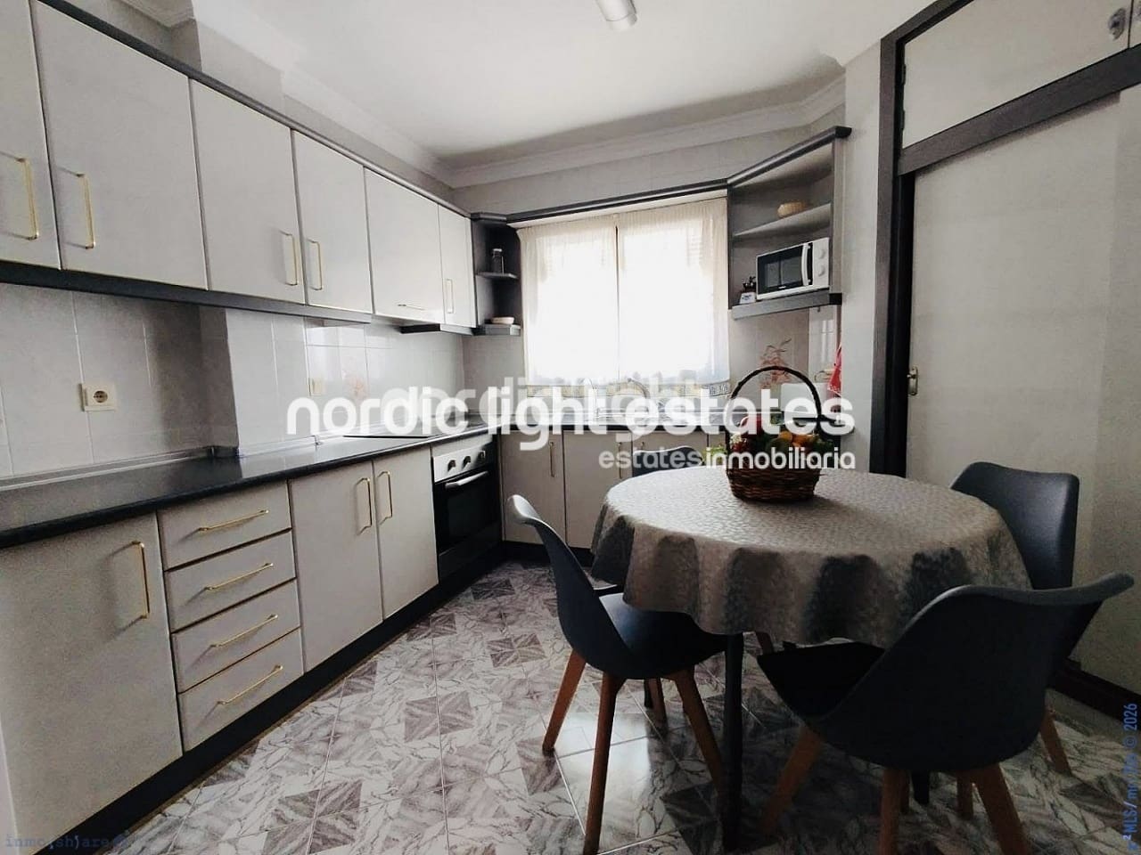 3 slaapkamer Flat te koop in Nerja - € 349.000 (Ref: 9858321)