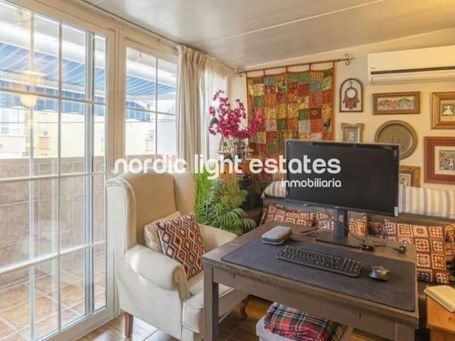3 sypialnia Dom blizniak na sprzedaż w Carlos Haya, Miasto Málaga z garażem - 750 000 € (Ref: 9874312)