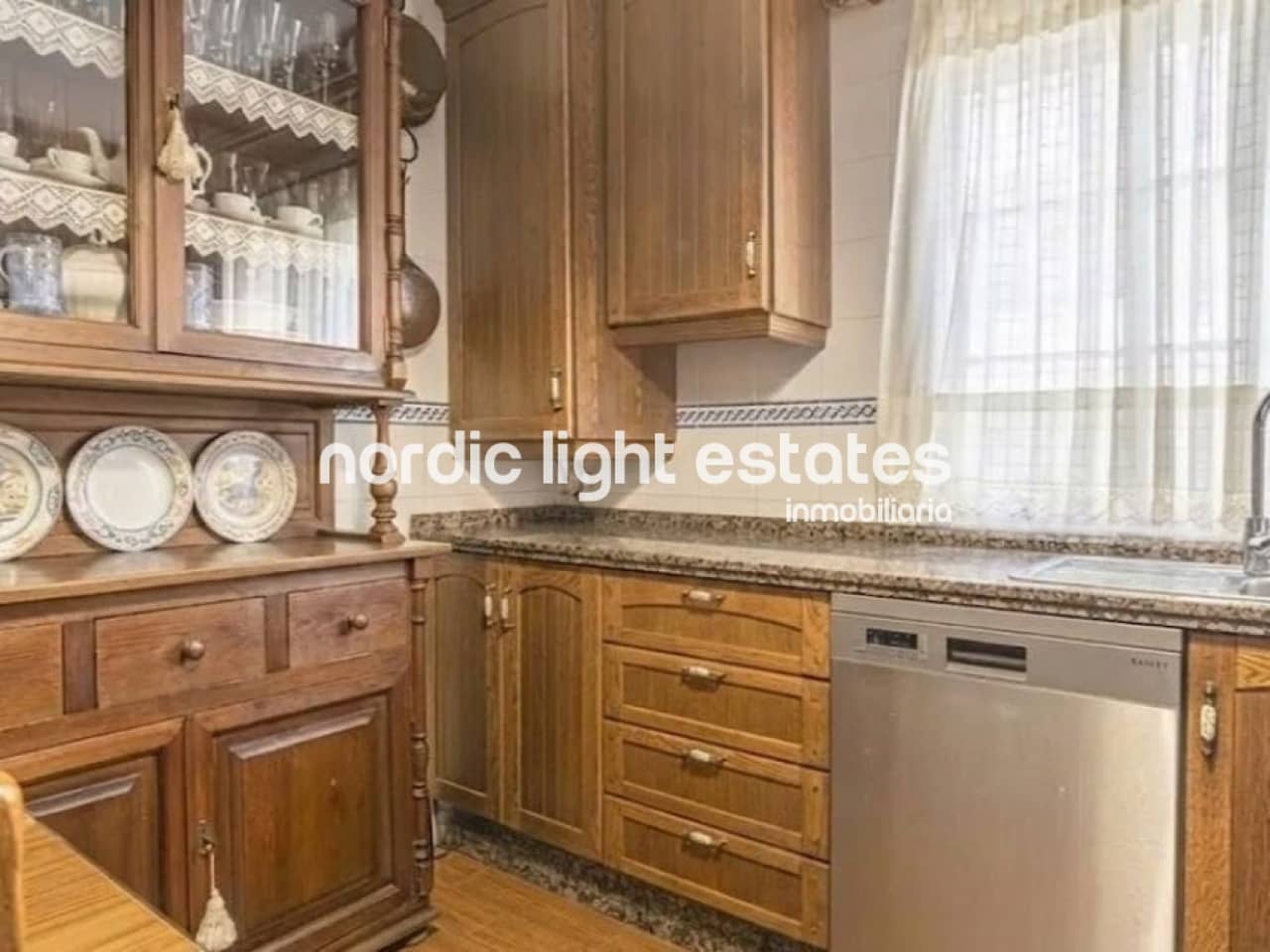 3 sypialnia Dom blizniak na sprzedaż w Miasto Malaga z garażem - 750 000 € (Ref: 9874312)