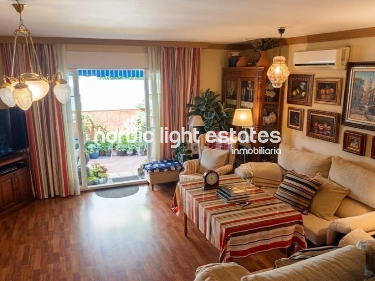 3 sypialnia Dom blizniak na sprzedaż w Miasto Malaga z garażem - 750 000 € (Ref: 9874312)