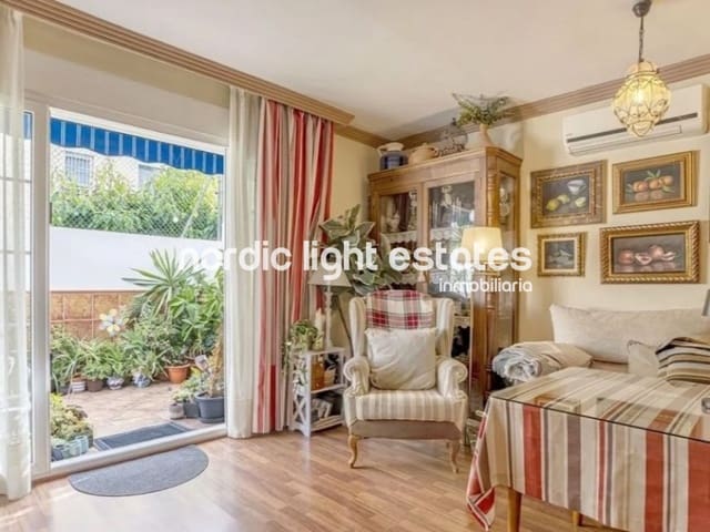 3 sypialnia Dom blizniak na sprzedaż w Carlos Haya, Miasto Málaga z garażem - 750 000 € (Ref: 9874312)