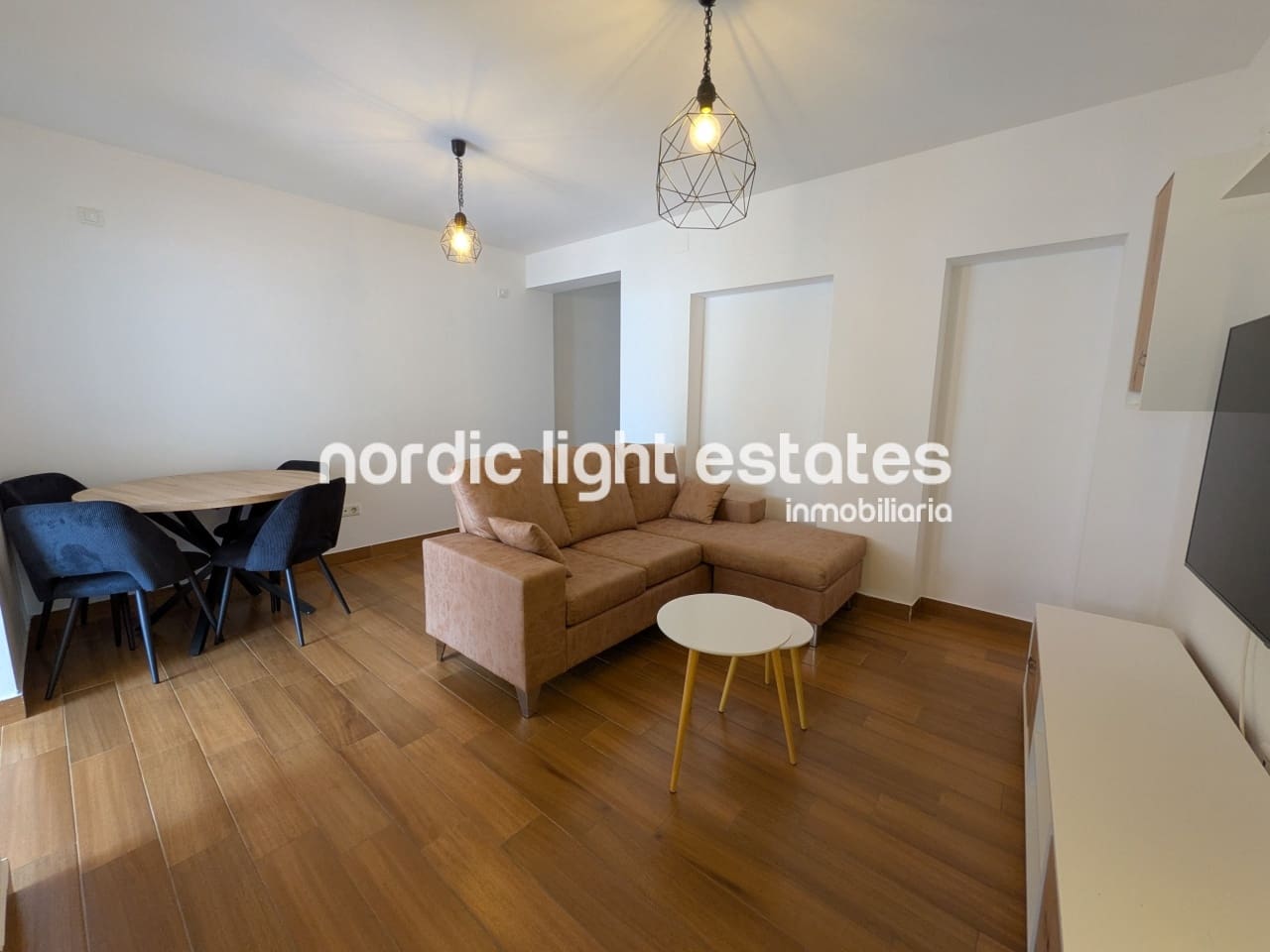 2 soveværelse Lejlighed til leje i Nerja - € 1.200 (Ref: 9877012)