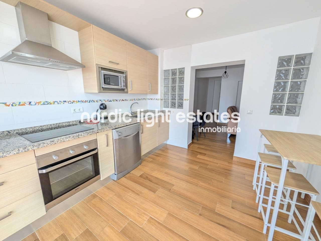 2 soveværelse Lejlighed til leje i Nerja - € 1.200 (Ref: 9877012)