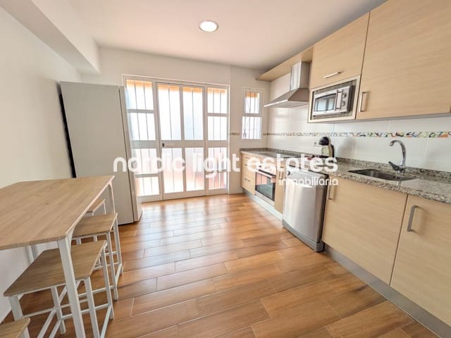 2 soveværelse Lejlighed til leje i Nerja - € 1.200 (Ref: 9877012)