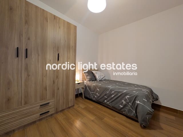 2 soveværelse Lejlighed til leje i Nerja - € 1.200 (Ref: 9877012)