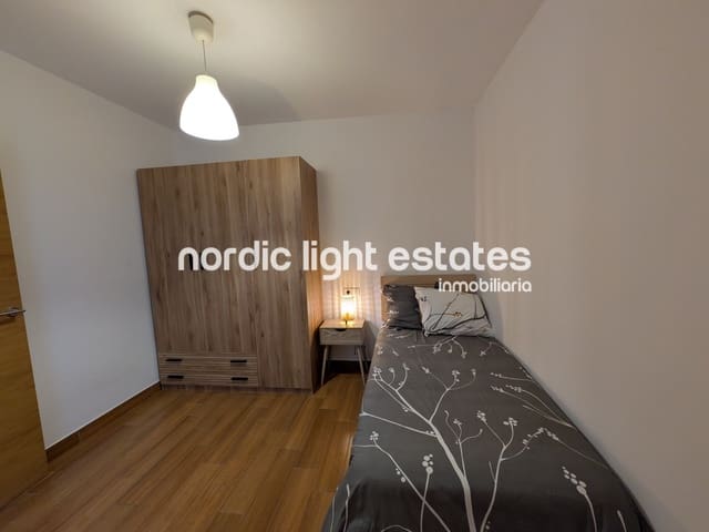 2 soveværelse Lejlighed til leje i Nerja - € 1.200 (Ref: 9877012)