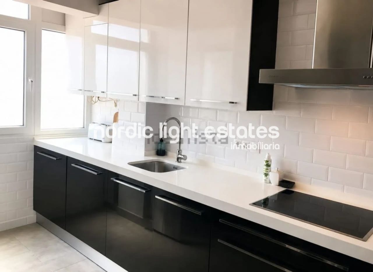 3 sovrum Lägenhet till salu i Malaga stad - 389 000 € (Ref: 9879921)