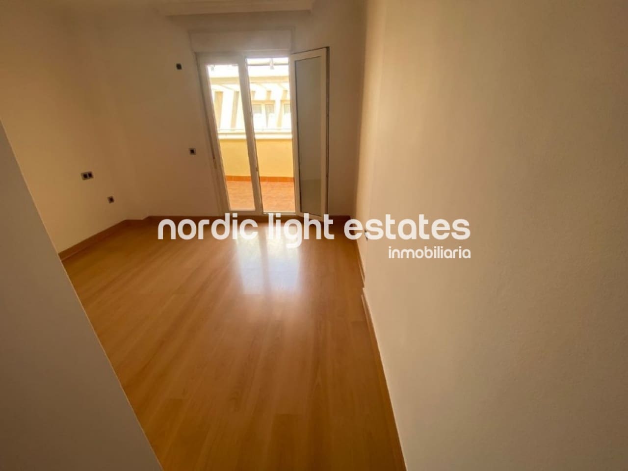4 chambre Penthouse à vendre à Velez-Malaga avec garage - 425 000 € (Ref: 9889326)
