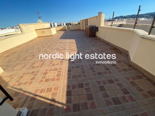 4 quarto Penthouse para venda em Vélez-Málaga com garagem - 425 000 € (Ref: 9889326)