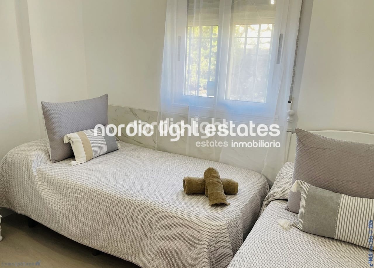 3 sovrum Lägenhet till salu i Nerja med pool - 389 000 € (Ref: 9893113)