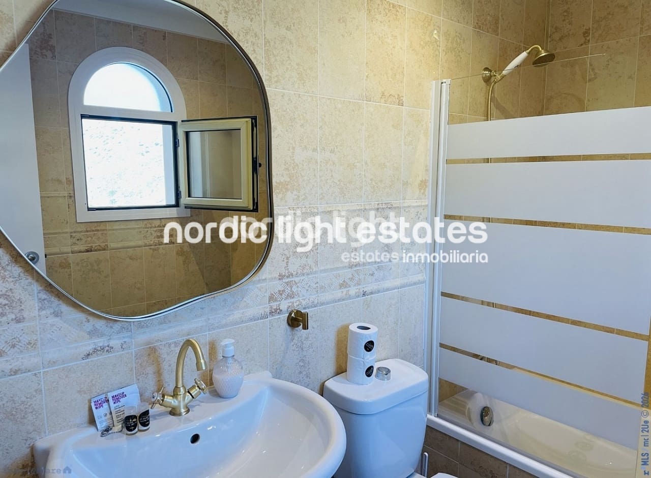 3 sovrum Lägenhet till salu i Nerja med pool - 389 000 € (Ref: 9893113)