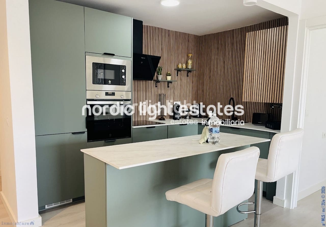 3 sovrum Lägenhet till salu i Nerja med pool - 389 000 € (Ref: 9893113)