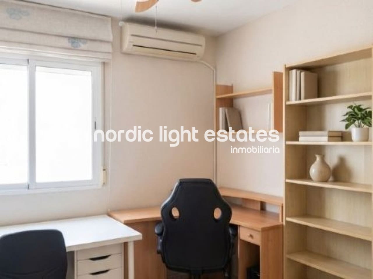 3 bedroom Flat for sale in Malaga city - € 300,000 (Ref: 9895219)