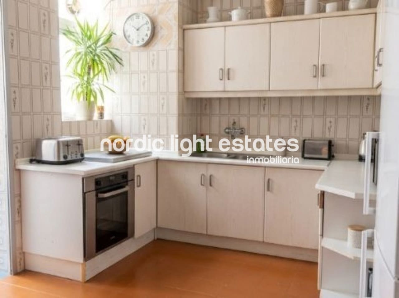 3 bedroom Flat for sale in Malaga city - € 300,000 (Ref: 9895219)