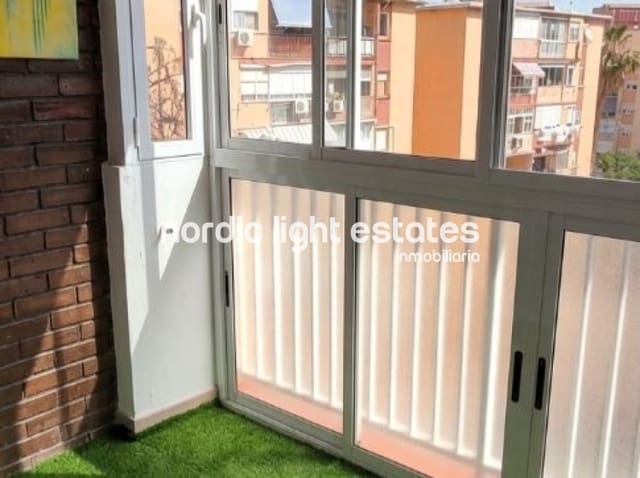 3 bedroom Flat for sale in Carretera de Cadiz, Málaga city - € 300,000 (Ref: 9895219)