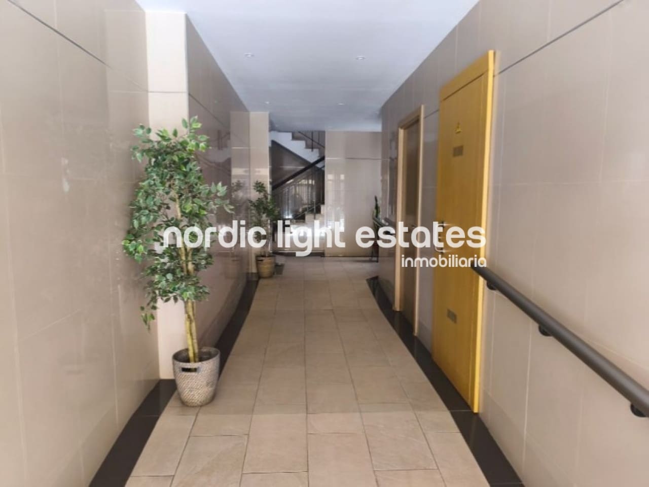 3 bedroom Flat for sale in Malaga city - € 300,000 (Ref: 9895219)